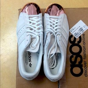 NWT adidas rose gold shell toe 9.5